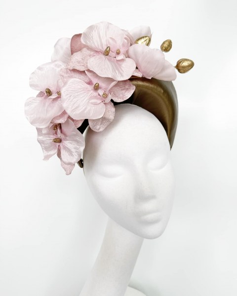 Click for more information on this Ayesha hat